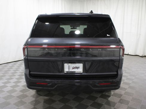 New 2025 Lincoln Navigator Reserve image 36