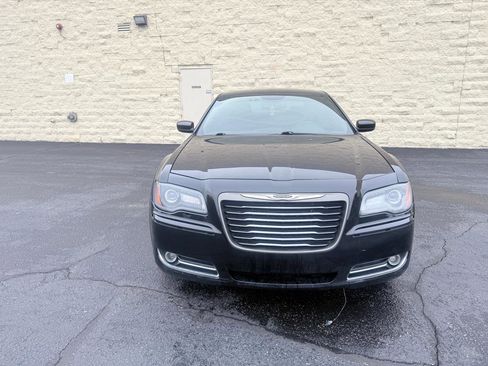 Used 2013 Chrysler 300 S image 8