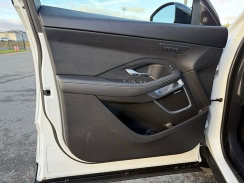 Used 2020 Jaguar E-PACE R-Dynamic SE image 18