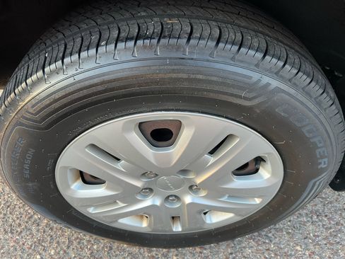 Used 2017 Dodge Grand Caravan SE w/ Power Window Group image 5