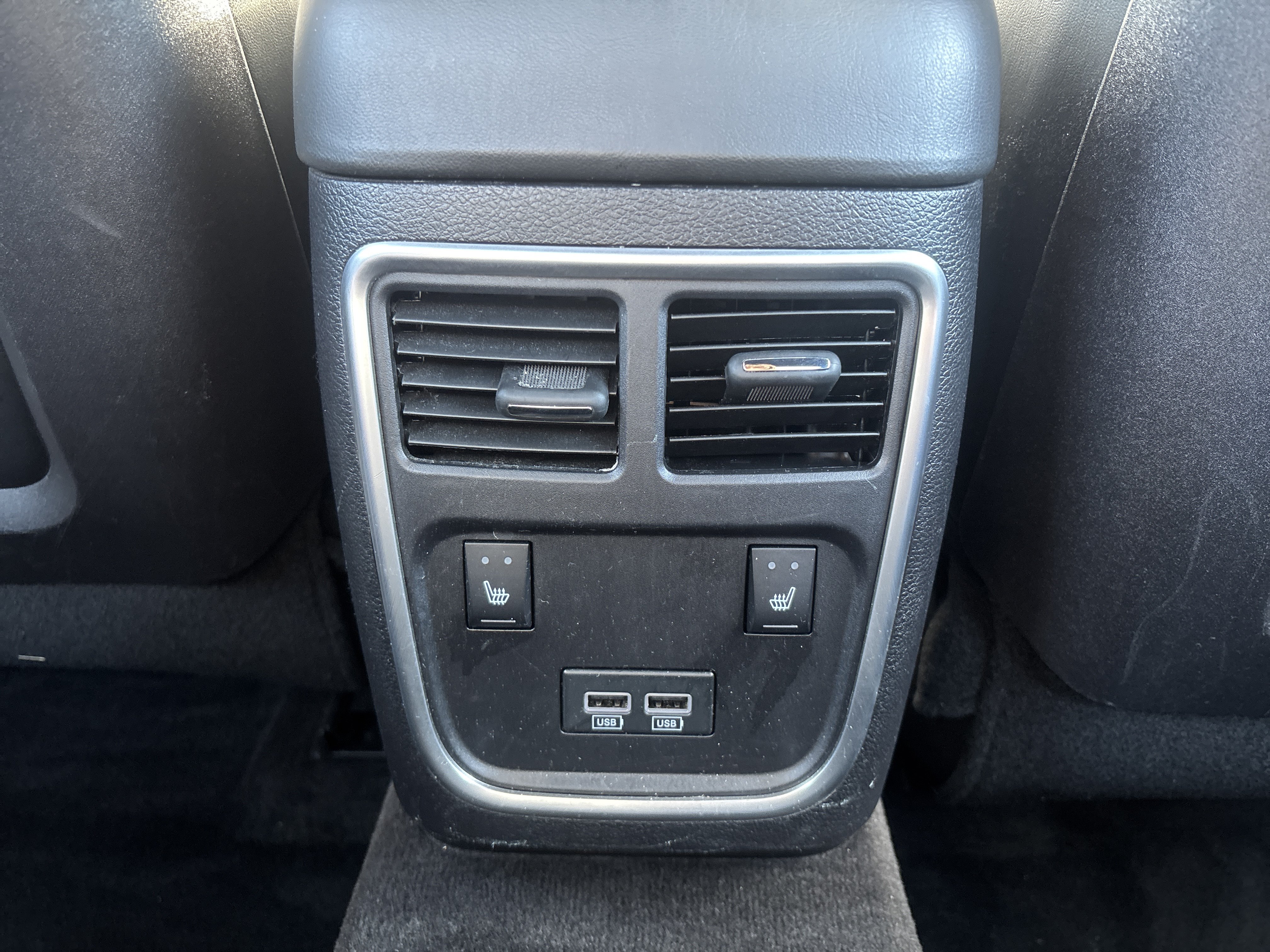 Used 2016 Dodge Charger SXT w/ AWD Premium Group image 13