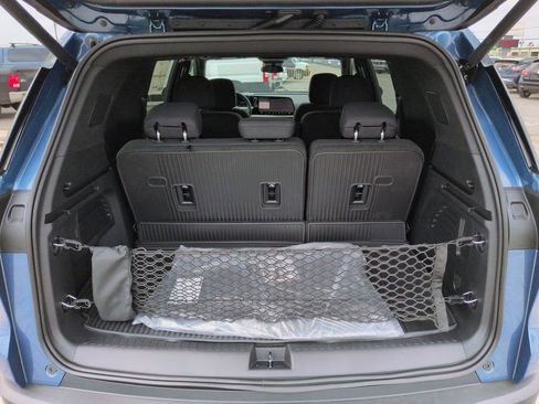 New 2026 Chevrolet Traverse LT w/ Sun and Wheel Package FWD image 28