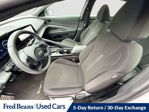 Used 2025 Hyundai Elantra SEL FWD image 25