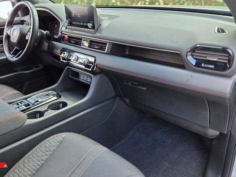 Used 2023 Honda Pilot Sport image 18