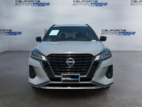 Used 2024 Nissan Kicks SR FWD image 2