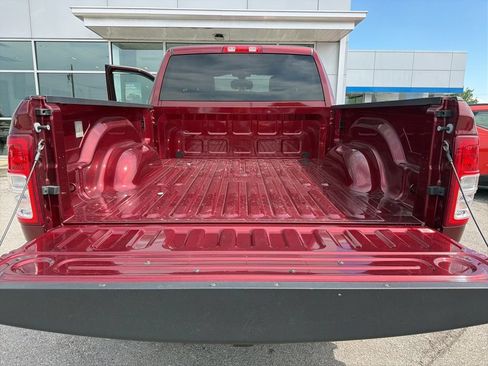Used 2022 RAM 2500 Tradesman w/ Chrome Appearance Group AWD/4WD image 8