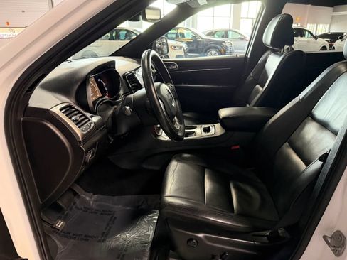 Used 2020 Jeep Grand Cherokee Limited AWD/4WD image 14