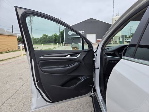 Used 2019 Buick Enclave Avenir w/ Avenir Technology Package FWD image 4