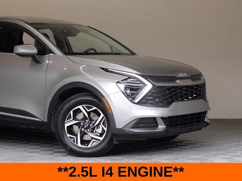 Used 2025 Kia Sportage LX FWD image 3