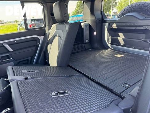 Used 2024 Land Rover Defender 110 X-Dynamic SE AWD/4WD image 28