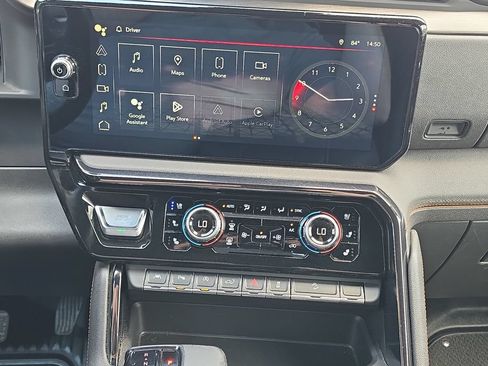 Used 2024 GMC Sierra 1500 AT4 w/ Technology Package AWD/4WD image 23