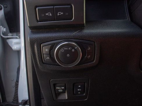 Used 2018 Ford F150 Lariat w/ Equipment Group 502A Luxury image 12