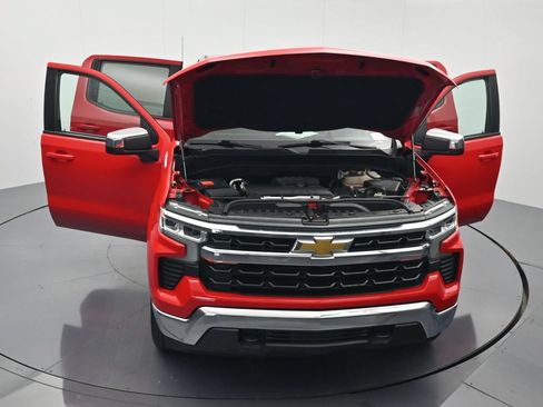 Used 2022 Chevrolet Silverado 1500 LT AWD/4WD image 45