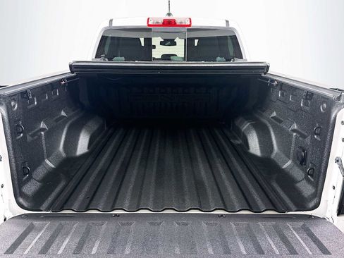 Used 2024 GMC Canyon Denali image 25