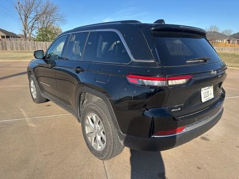 Used 2024 Jeep Grand Cherokee Limited AWD/4WD image 3