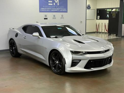 Used 2016 Chevrolet Camaro SS RWD image 2