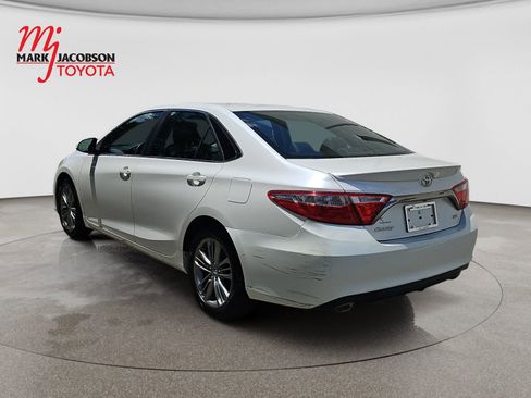 Used 2015 Toyota Camry SE FWD image 8