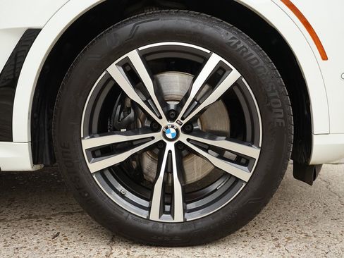 Used 2023 BMW X7 M60i image 34