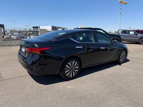 Certified 2025 Nissan Altima 2.5 SV FWD image 6