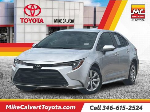 Used 2026 Toyota Corolla LE FWD image 1