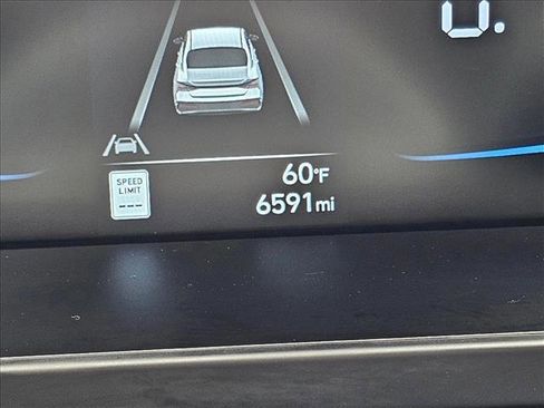 Used 2025 Hyundai Elantra Sport FWD image 23
