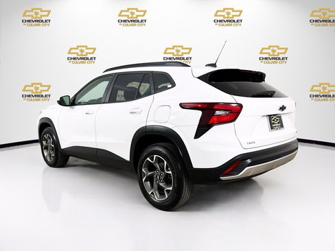 Used 2024 Chevrolet Trax LT w/ Driver Confidence Package image 5