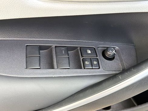 Used 2024 Toyota Corolla SE FWD image 19