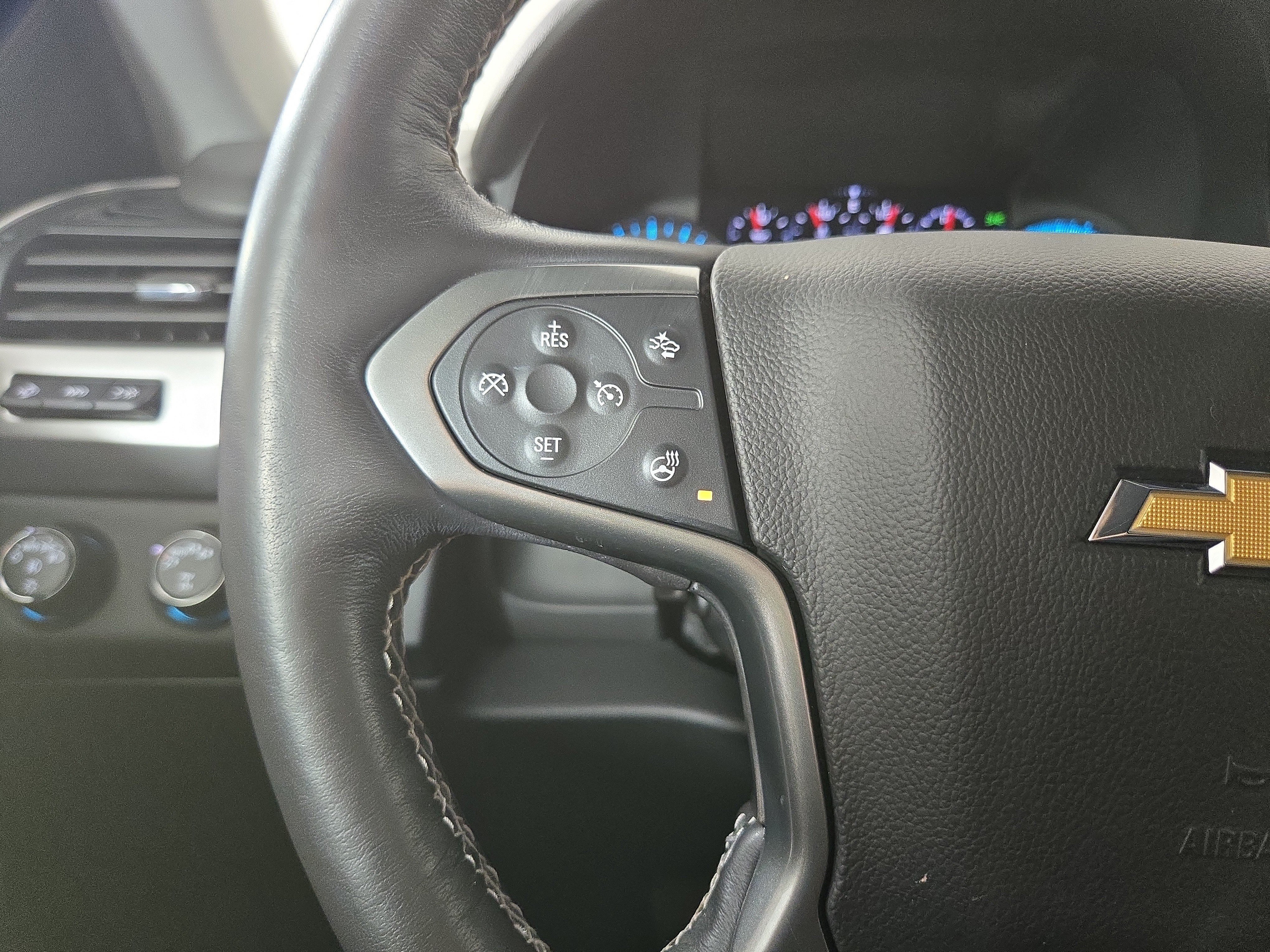 Used 2018 Chevrolet Tahoe Premier AWD/4WD image 16