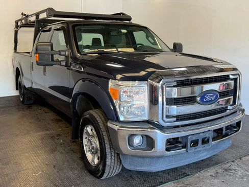 Used 2015 Ford F250 XLT w/ Camper Package AWD/4WD image 3