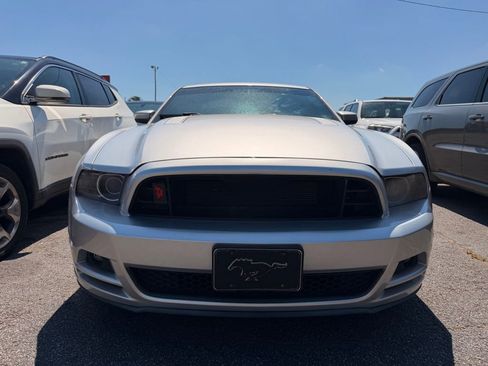 Used 2013 Ford Mustang GT RWD image 2