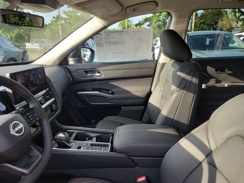 New 2026 Nissan Pathfinder SL FWD image 19