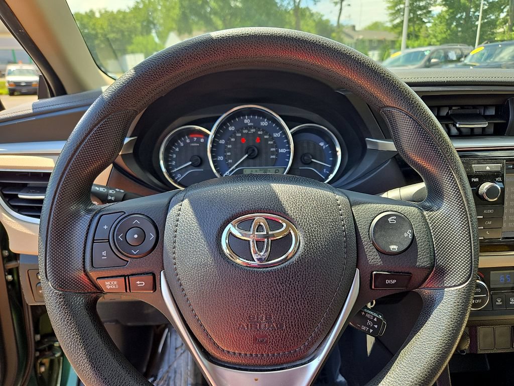 Used 2015 Toyota Corolla LE FWD image 21