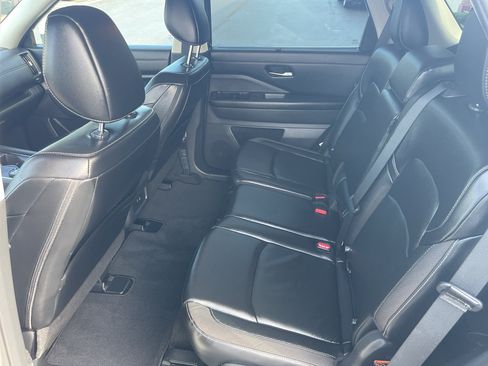 Used 2023 Nissan Pathfinder SL AWD/4WD image 27