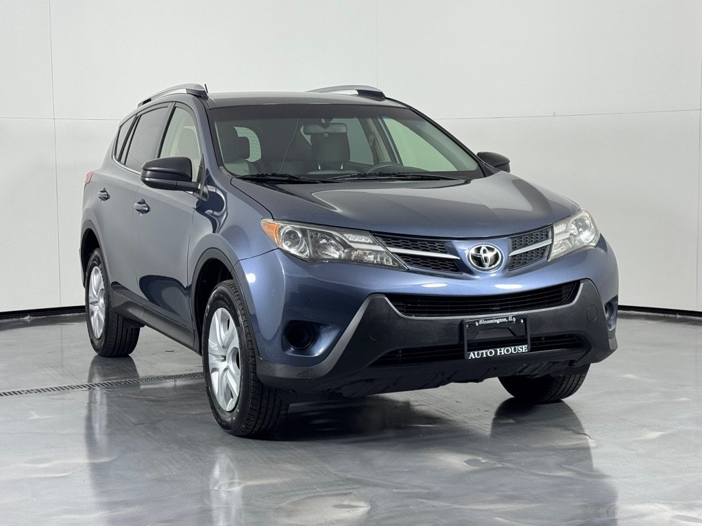 Used 2013 Toyota RAV4 LE FWD image 3
