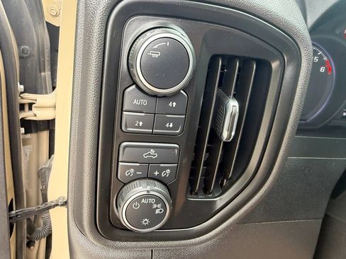 Used 2022 Chevrolet Silverado 1500 Custom Trail Boss w/ LPO, Dark Essentials Package AWD/4WD image 18