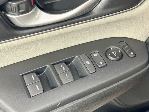 Used 2019 Honda CR-V EX image 17
