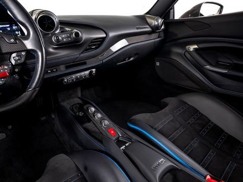 Certified 2022 Ferrari F8 Tributo RWD image 30