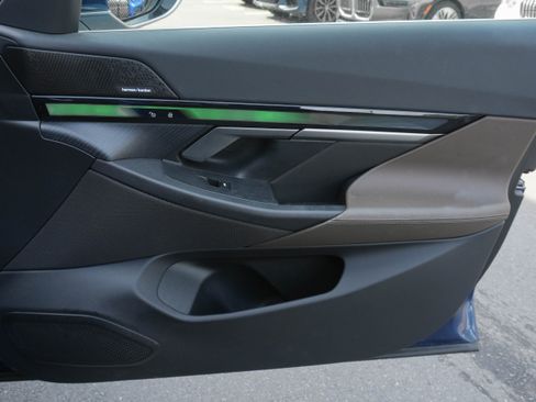 Used 2024 BMW i5 eDrive40i w/ Convenience Package RWD image 31