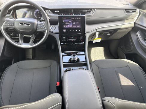 New 2026 Jeep Grand Cherokee Laredo RWD image 17
