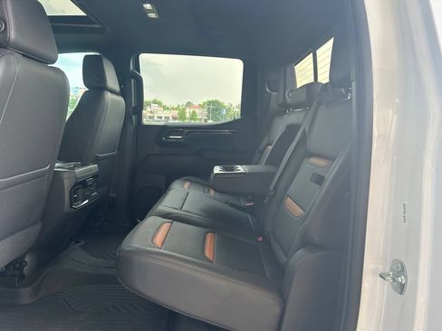 Used 2023 GMC Sierra 1500 AT4 w/ AT4 Premium Package AWD/4WD image 9