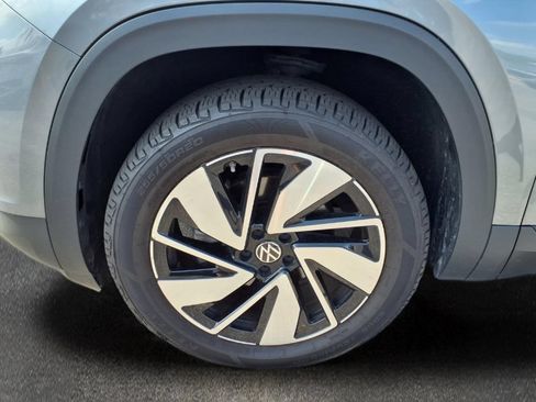 Used 2024 Volkswagen Atlas SE AWD/4WD image 29