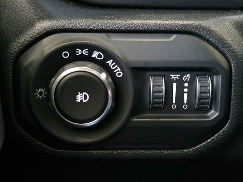 Used 2022 Jeep Wrangler Unlimited Sport AWD/4WD image 25