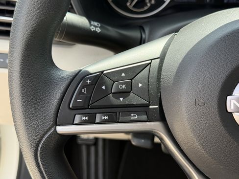 Used 2023 Nissan Altima 2.5 SV image 17