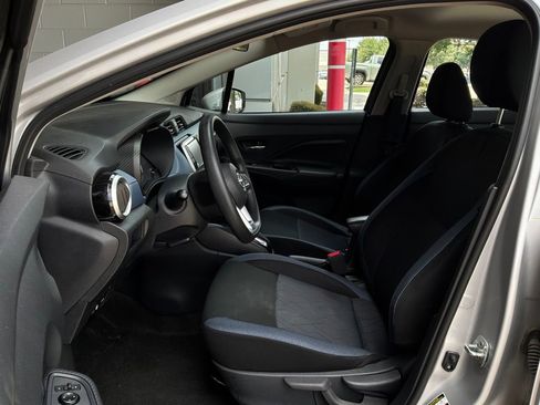 Used 2025 Nissan Versa SV FWD image 9