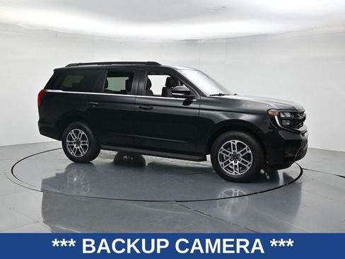 Used 2025 Ford Expedition Active AWD/4WD image 3
