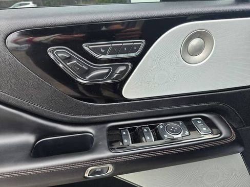 Used 2023 Lincoln Aviator Reserve w/ Equipment Group 201A RWD image 18