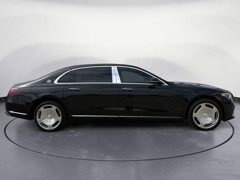 Used 2024 Mercedes-Benz Maybach S 580 4MATIC image 4