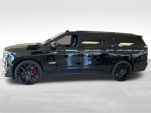 Used 2023 Cadillac Escalade ESV V image 7