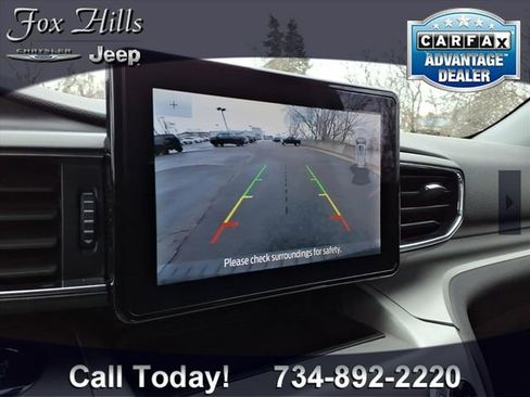 Used 2022 Ford Explorer XLT w/ Equipment Group 202A AWD/4WD image 22