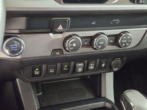 Used 2019 Toyota Tacoma TRD Off-Road w/ Technology Package RWD image 32